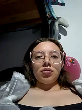 Snapshot of linda-schmidt chatting on February 27, 2025, 12:32 am linda-schmidt online show from February 27, 2025, 12:32 am