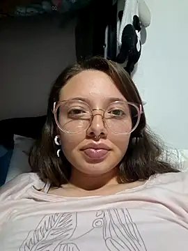 Snapshot of linda-schmidt chatting on March 7, 2025, 2:25 am linda-schmidt online show from March 7, 2025, 2:25 am