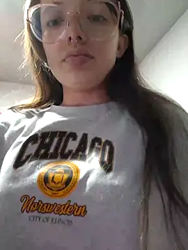 Snapshot of linda-schmidt chatting on March 8, 2025, 1:39 am linda-schmidt online show from March 8, 2025, 1:39 am