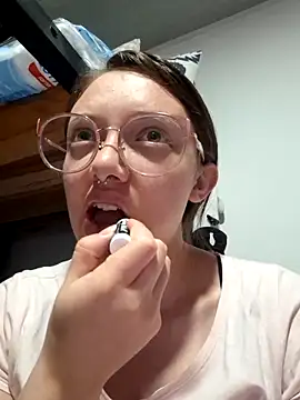 Snapshot of linda-schmidt chatting on March 18, 2025, 11:31 pm linda-schmidt online show from March 18, 2025, 11:31 pm