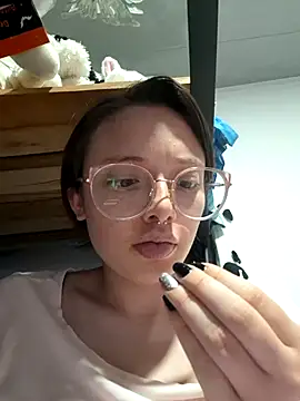 Snapshot of linda-schmidt chatting on March 20, 2025, 12:08 am linda-schmidt online show from March 20, 2025, 12:08 am