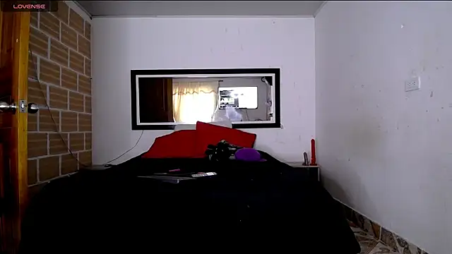 Snapshot of Julieta_Rodriguez chatting on May 24, 2026, 5:40 pm Julieta Rodriguez online show from May 24, 2026, 5:40 pm