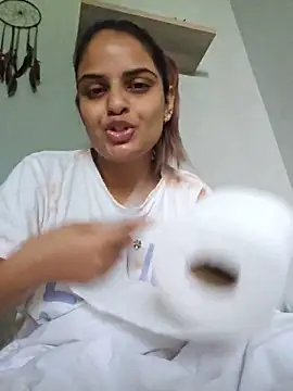 DirtySnowball69 online show from May 18, 2026, 7:47 am