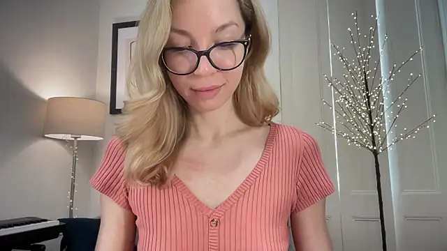 Cutensadistic online show from December 24, 2024, 10:22 am