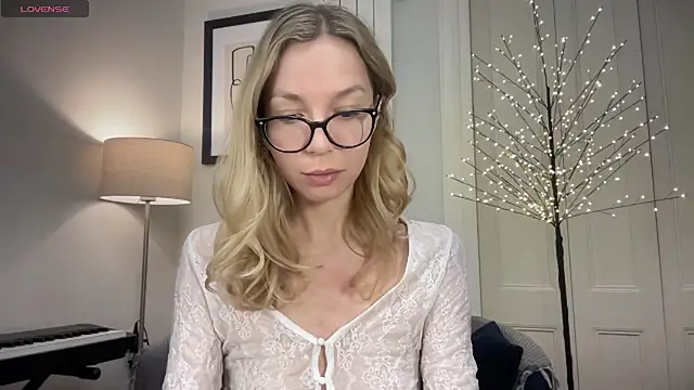 Cutensadistic online show from January 2, 2025, 3:19 pm