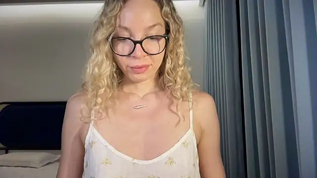 Cutensadistic online show from February 10, 2025, 3:10 pm