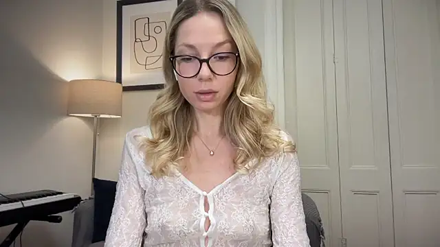 Cutensadistic online show from February 22, 2025, 3:03 pm