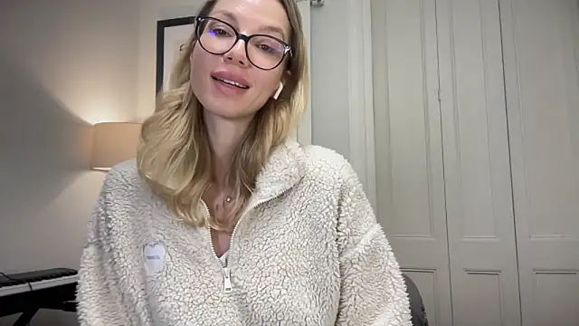 Cutensadistic online show from February 22, 2025, 6:08 pm