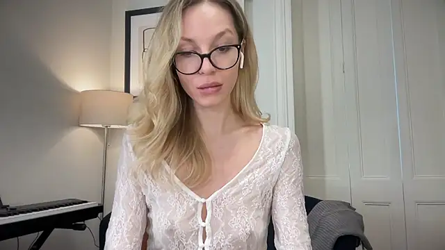 Cutensadistic online show from March 14, 2025, 1:02 pm