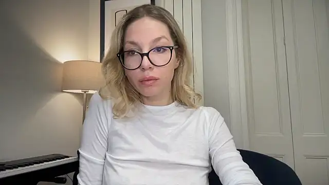 Cutensadistic online show from March 20, 2025, 3:14 pm