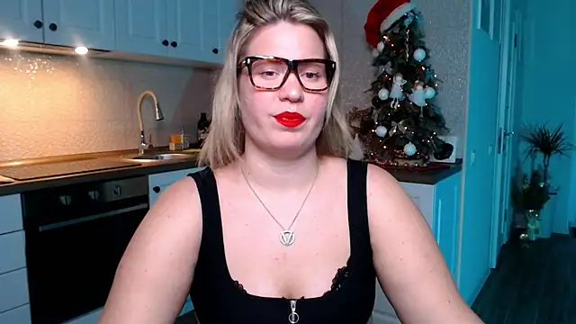 Snapshot of HotTiffani chatting on January 15, 2025, 6:08 pm HotTiffani online show from January 15, 2025, 6:08 pm