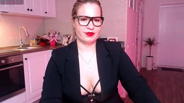Snapshot of HotTiffani chatting on February 7, 2025, 9:26 am HotTiffani online show from February 7, 2025, 9:26 am