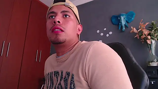 Snapshot of geirge_teacherxx chatting on January 11, 2025, 8:54 pm geirge teacherxx online show from January 11, 2025, 8:54 pm