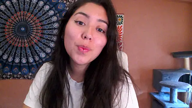 IntimateTales online show from November 16, 2025, 8:42 am