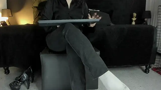  Jade 16 online show from January 17, 2025, 11:38 am