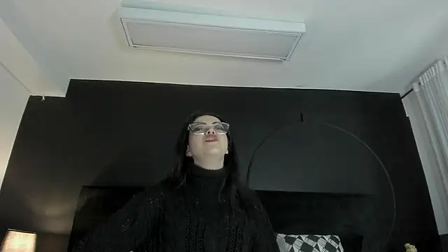  Jade 16 online show from January 29, 2025, 3:26 pm