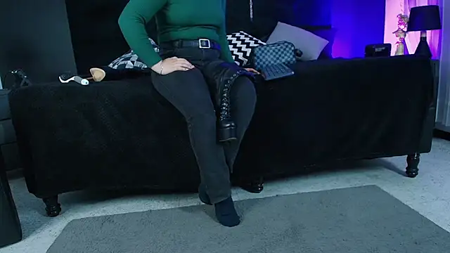 Snapshot of _Jade_16 chatting on October 23, 2025, 11:42 am Jade 16 online show from October 23, 2025, 11:42 am