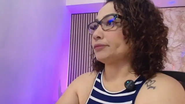 JuliRamirez online show from May 29, 2026, 1:09 pm