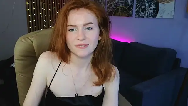 GingerArin online show from December 8, 2024, 6:39 pm