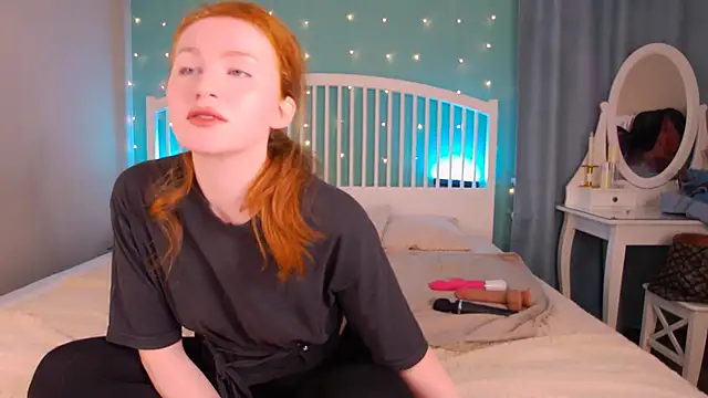 Snapshot of GingerArin chatting on November 22, 2025, 12:48 pm GingerArin online show from November 22, 2025, 12:48 pm