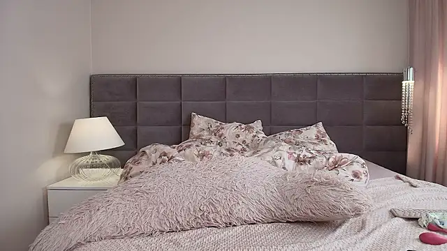 sensual jasmine online show from March 22, 2026, 8:40 am