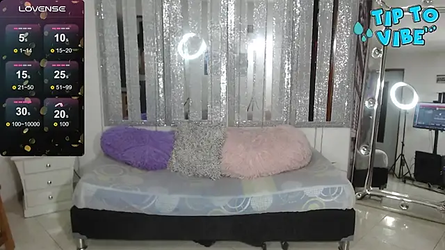 mijal queen online show from December 14, 2024, 2:12 am