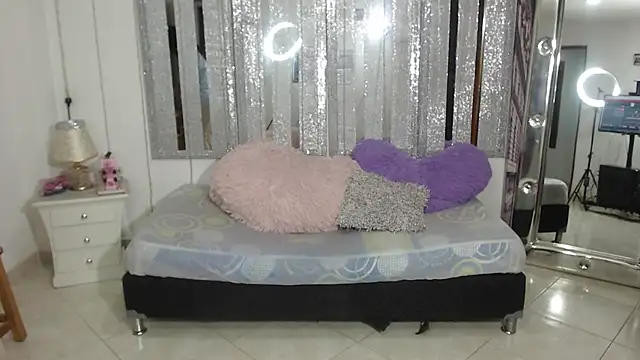 mijal queen online show from January 18, 2025, 2:25 am