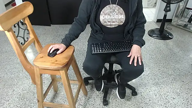 mijal queen online show from March 6, 2025, 2:30 am