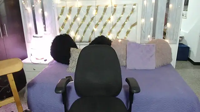 mijal queen online show from March 14, 2025, 5:48 am