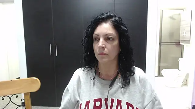 mijal queen online show from October 2, 2025, 2:51 am