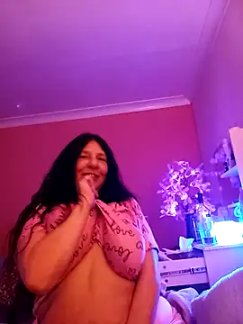 Leanne43 online show from April 2, 2026, 11:46 pm