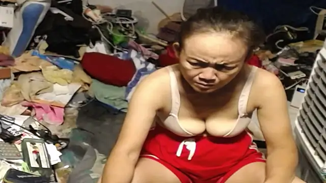 1CuteAndSexy69 online show from June 26, 2026, 1:04 pm