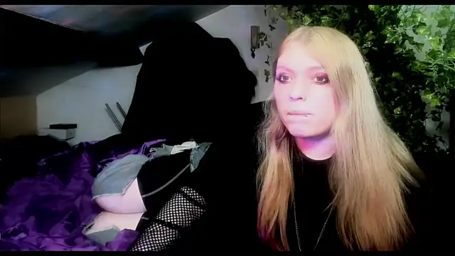 Blacklim00n online show from March 3, 2025, 10:20 pm