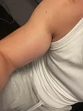 Snapshot of bestofsex99 chatting on September 22, 2025, 5:26 pm bestofsex99 online show from September 22, 2025, 5:26 pm