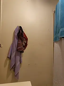 Snapshot of tropikboy chatting on October 16, 2025, 10:05 am tropikboy online show from October 16, 2025, 10:05 am