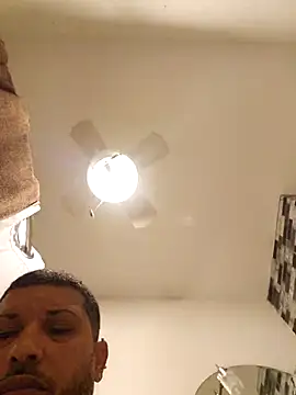 Snapshot of tropikboy chatting on November 4, 2025, 9:52 am tropikboy online show from November 4, 2025, 9:52 am