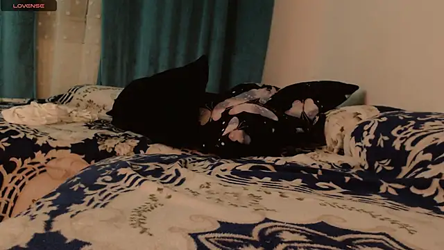 SenzualHotM online show from February 5, 2025, 1:04 am