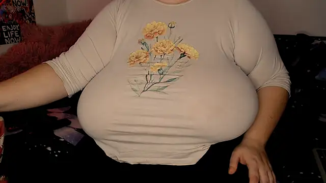 SenzualHotM online show from November 18, 2025, 11:36 am