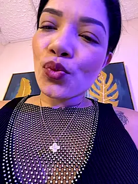 valerie lya online show from November 1, 2025, 8:11 pm