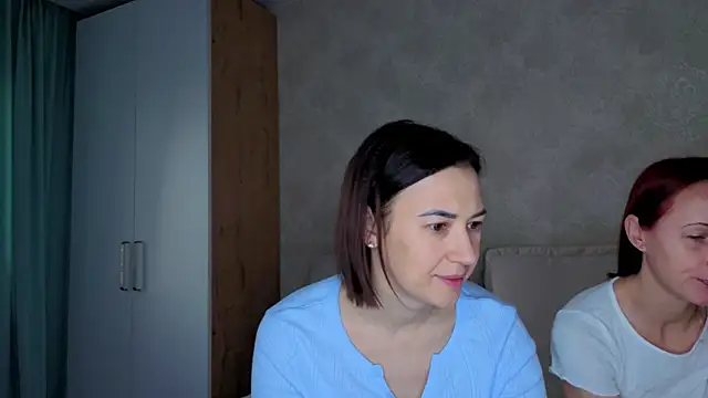 sweeetgirls2021 online show from December 1, 2025, 3:00 am