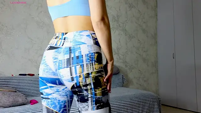 Snapshot of sweeetgirls2021 chatting on March 22, 2026, 2:59 am sweeetgirls2021 online show from March 22, 2026, 2:59 am