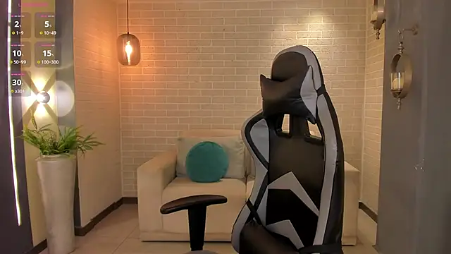 EllaClark online show from October 8, 2025, 6:16 pm