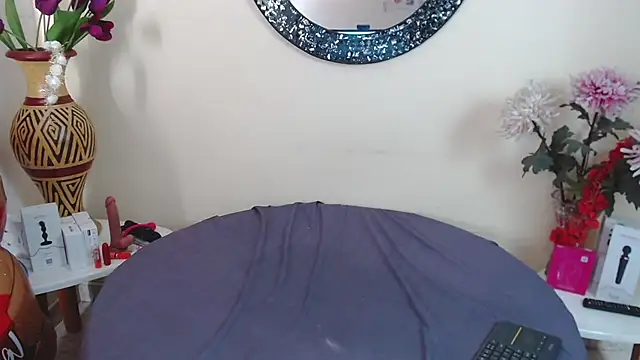 NicoleSantana online show from June 11, 2026, 9:02 pm