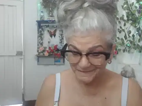 Snapshot of FunnyGrandma chatting on January 11, 2025, 7:38 pm FunnyGrandma online show from January 11, 2025, 7:38 pm