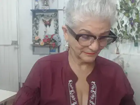Snapshot of FunnyGrandma chatting on January 19, 2025, 1:43 am FunnyGrandma online show from January 19, 2025, 1:43 am