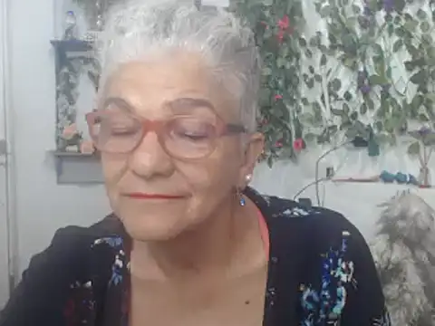 Snapshot of FunnyGrandma chatting on February 8, 2025, 2:36 am FunnyGrandma online show from February 8, 2025, 2:36 am