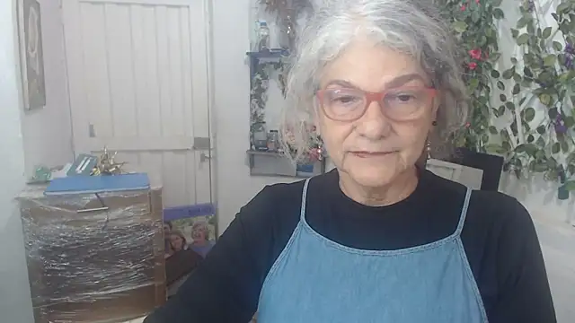 Snapshot of FunnyGrandma chatting on March 12, 2025, 1:36 am FunnyGrandma online show from March 12, 2025, 1:36 am