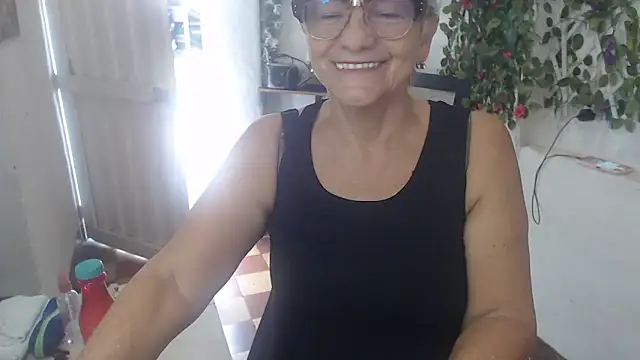Snapshot of FunnyGrandma chatting on March 20, 2025, 8:40 pm FunnyGrandma online show from March 20, 2025, 8:40 pm