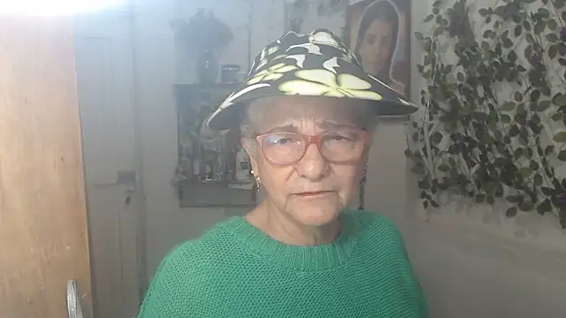 FunnyGrandma online show from June 4, 2026, 10:38 pm
