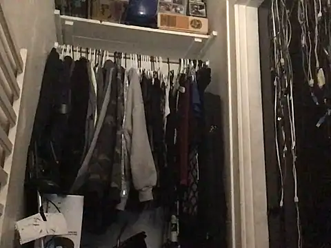 Jcharlesnew69xh online show from October 15, 2025, 7:36 pm